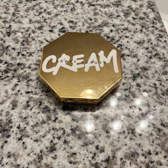 Fenty Beauty Cheeks Out Freestyle Cream Bronzer Amber - Picture 3 of 5